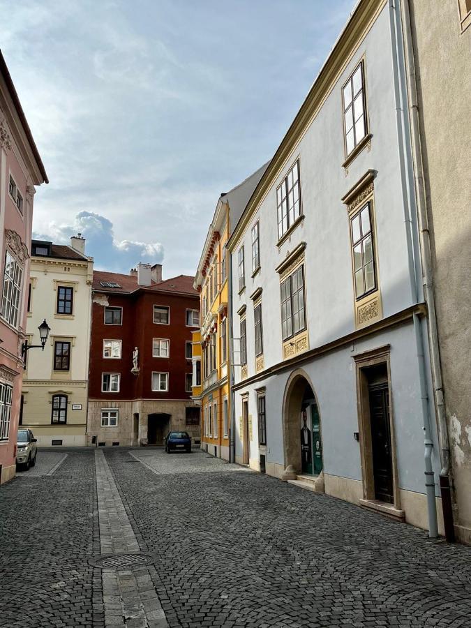 Varga Apartman Sopron Eksteriør billede